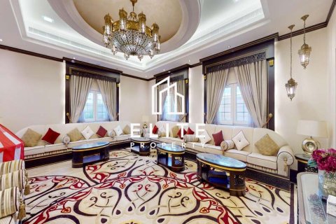 Villa in Dubai, UAE 6 bedrooms № 619915 - photo 2