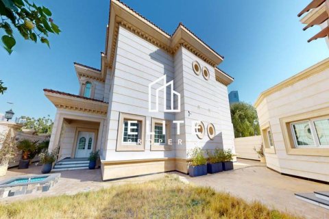 Villa in Dubai, UAE 6 bedrooms № 619915 - photo 1