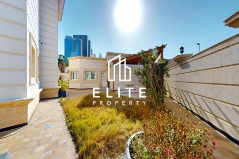 Villa in Dubai, UAE 6 bedrooms № 619915 - photo 28
