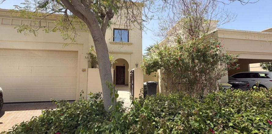 Villa à Dubai, EAU: 3 chambres, 302 m2 № 701755