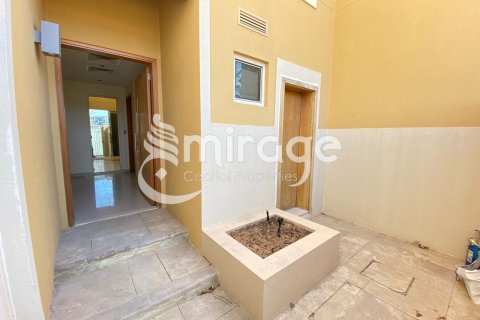 Townhouse in Al Raha Gardens, Abu Dhabi, UAE 3 bedrooms, 250.3 sq.m. № 550653 - photo 1
