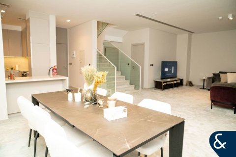 Radový dom v Mohammed Bin Rashid City, Dubai, SAE 4 spálne, 306 m2 č. 671343 - Fotografia 2