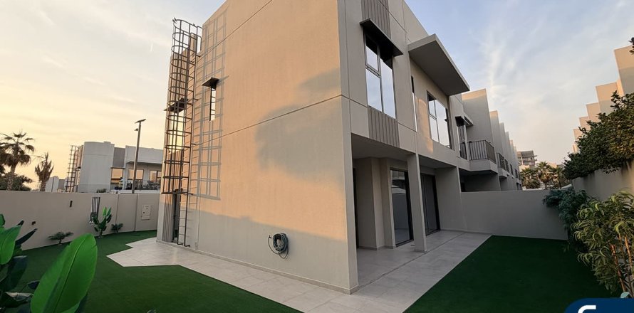 Radový dom v Mohammed Bin Rashid City, Dubai, SAE 4 spálne, 306 m2 č. 671343