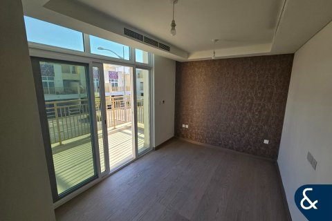 Kaupunkipientalo DAMAC Hills (Akoya by DAMAC), Dubai, Arabiemiraatit 3 makuuhuonetta, 193 m2 № 667117 - kuva 2