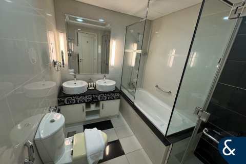 Appartement te koop in Downtown Dubai (Downtown Burj Dubai), Dubai, VAE 2 slaapkamers, 127 vr.m., nr 667116 - foto 7