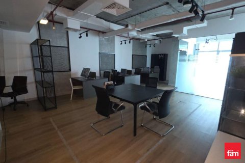 Zyrë në Dubai, Emiratet e Bashkuara Arabe 99.7 m2. № 645754 - Foto 15