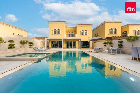 Vilë në Dubai, Emiratet e Bashkuara Arabe 3 dhoma gjumi, 666.3 m2. № 645756 - Foto 1