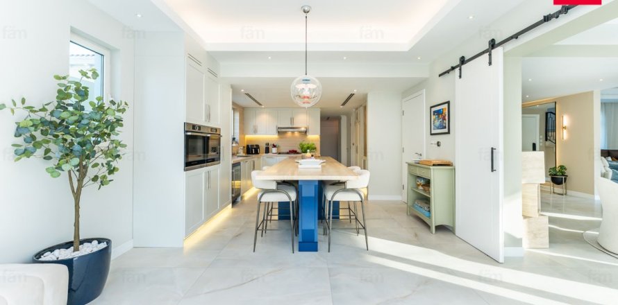 Villa in Dubai, VAE 3 slaapkamers, 666.3 vr.m. nr 645756