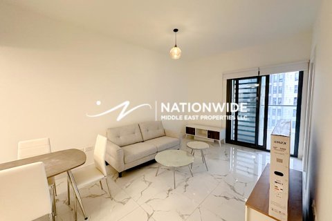 Apartment in Abu Dhabi, UAE 2 bedrooms, 110 sq.m. № 647168 - photo 2