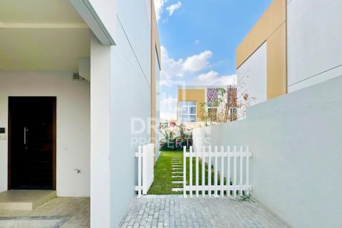 Townhouse in DAMAC Hills (Akoya by DAMAC), Dubai, UAE 3 bedrooms, 170 sq.m. № 655576 - photo 11