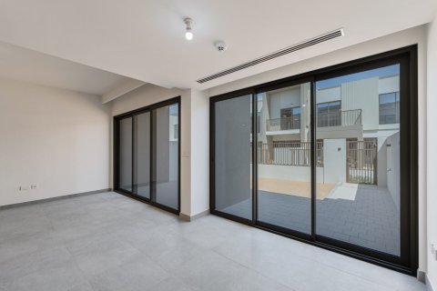 Apartment in Dubai Land, Dubai, UAE 3 bedrooms, 166 sq.m. № 699296 - photo 24