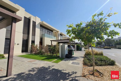 Villetta a schiera in affitto a Dubai, EAU 3 camere da letto, 260.2 mq. № 660456 - foto 11