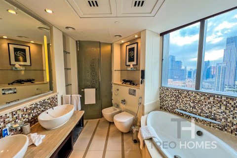 Apartment in Burj Khalifa, Dubai, UAE 2 bedrooms, 172 sq.m. № 586362 - photo 16