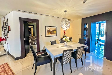Apartment in Burj Khalifa, Dubai, UAE 2 bedrooms, 172 sq.m. № 586362 - photo 8