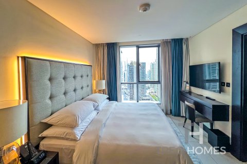 Apartment in Burj Khalifa, Dubai, UAE 2 bedrooms, 172 sq.m. № 586362 - photo 13