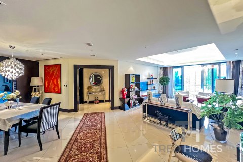 Apartment in Burj Khalifa, Dubai, UAE 2 bedrooms, 172 sq.m. № 586362 - photo 3
