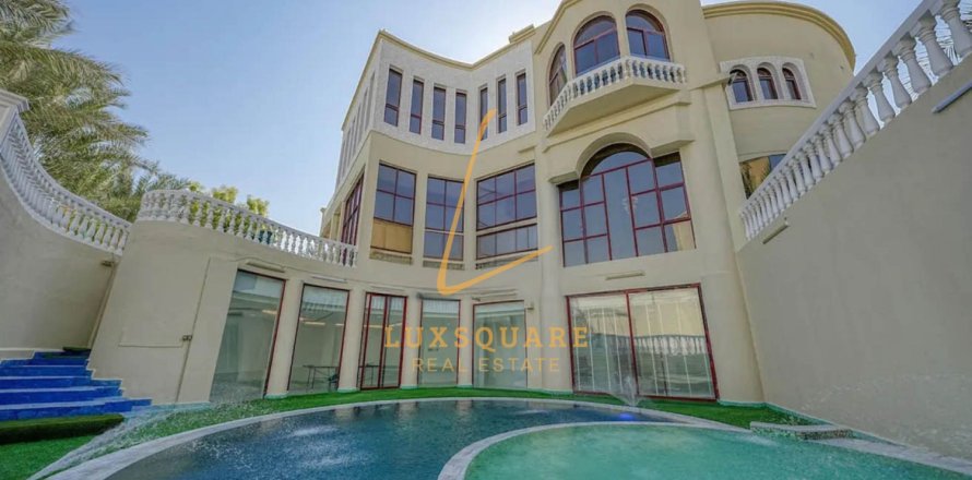 Vilë në Emirates Hills, Dubai, Emiratet e Bashkuara Arabe 8 dhoma gjumi, 1486 m2. № 715730