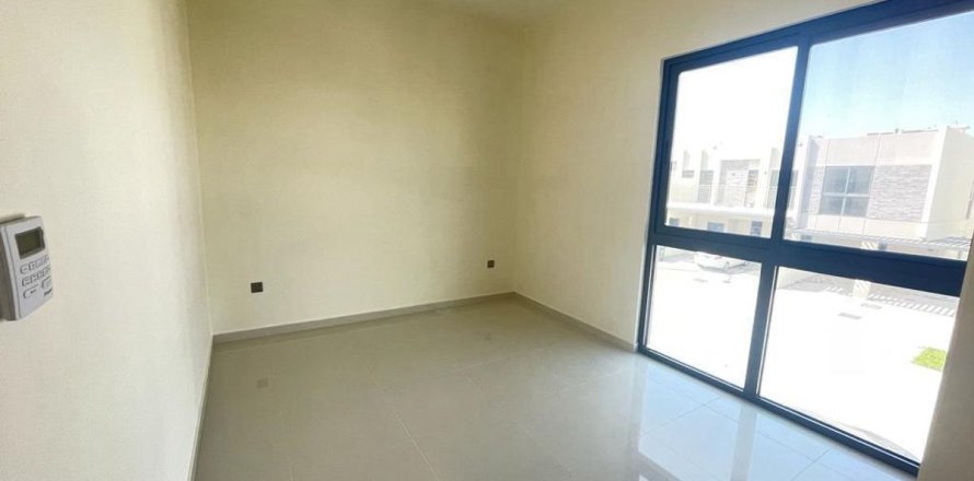 טאונהאוס ב Dubai, איחוד האמירויות 3 חדרי שינה, 186.8 מ"ר מספר 738985