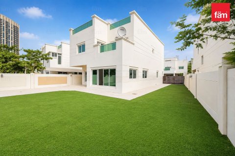 וילה להשכרה ב Dubai, איחוד האמירויות 4 חדרי שינה, 501.5 מ"ר, מספר 738943 - תמונה 2
