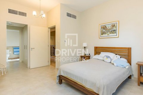 Villa itt: Dubai Sports City, EAE, 5 hálószoba, 412 m², azonosító: 602851 - fénykép 16