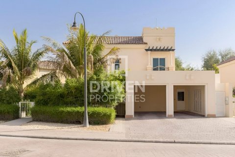 Villa itt: Dubai Sports City, EAE, 5 hálószoba, 412 m², azonosító: 602851 - fénykép 8