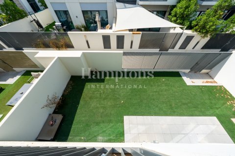 Casa urbana para arrendamento em Arabian Ranches 3, Dubai, EAU 4 quartos, 240.99038200 m2 № 739705 - foto 2