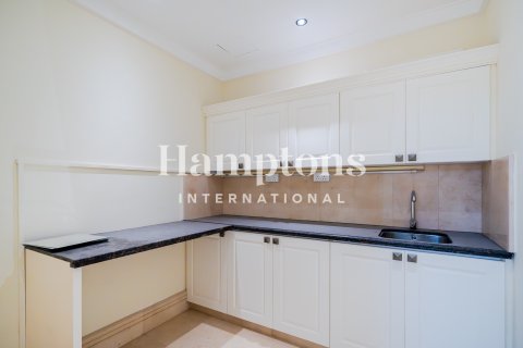 Dupleks di Jumeirah Beach Residence, Dubai, UAE 4 bilik tidur, 585.91971137 meter persegi № 695679 - foto 10