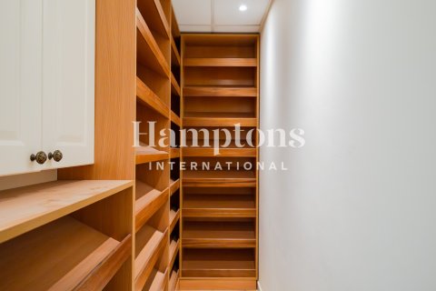 Dupleks di Jumeirah Beach Residence, Dubai, UAE 4 bilik tidur, 585.91971137 meter persegi № 695679 - foto 5