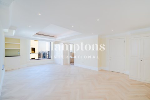 Dupleks di Jumeirah Beach Residence, Dubai, UAE 4 bilik tidur, 585.91971137 meter persegi № 695679 - foto 18