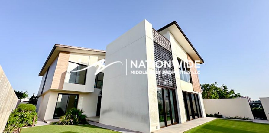 Villa à Abu Dhabi, EAU: 4 chambres, 465 m2 № 595630