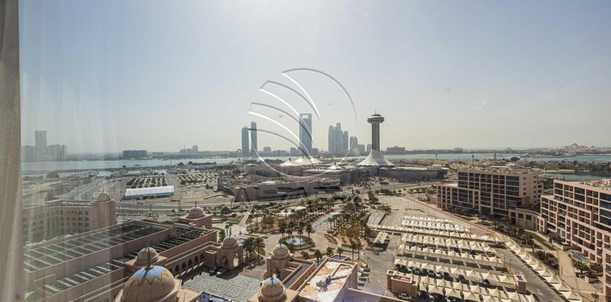 Apartment in The Marina, Abu Dhabi, UAE 2 bedrooms, 141 sq.m. № 615509