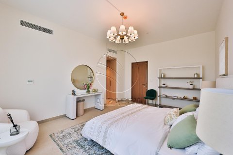 Villa in Khalifa City, Abu Dhabi, UAE 5 bedrooms, 428 sq.m. № 615095 - photo 9