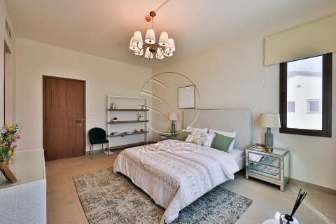 Villa in Khalifa City, Abu Dhabi, UAE 5 bedrooms, 428 sq.m. № 615095 - photo 8