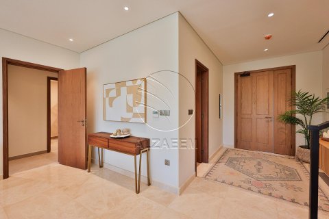 Villa in Khalifa City, Abu Dhabi, UAE 5 bedrooms, 428 sq.m. № 615095 - photo 4