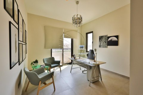Villa in Khalifa City, Abu Dhabi, UAE 5 bedrooms, 428 sq.m. № 615095 - photo 21