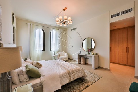 Villa in Khalifa City, Abu Dhabi, UAE 5 bedrooms, 428 sq.m. № 615095 - photo 10