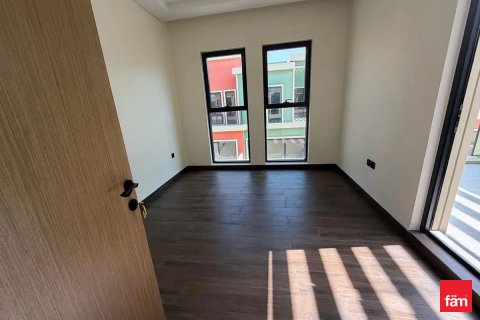 Villa itt: Dubai, EAE, 3 hálószoba, 144 m², azonosító: 701463 - fénykép 2