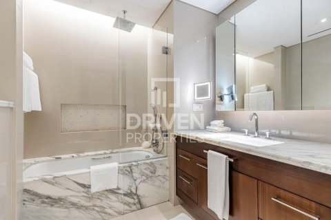Apartment til salg i Downtown Dubai (Downtown Burj Dubai), Dubai, UAE 2 soveværelser, 157.84 kvm № 755636 - foto 9