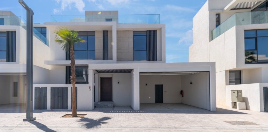 Вілла в Рас-эль-Хайма, ОАЕ 5 спалень, 608м2 № 696282