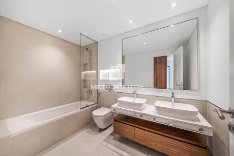 Apartment in Umm Suqeim, Dubai, UAE 2 bedrooms, 120 sq.m. № 663320 - photo 23