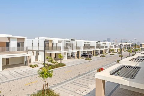 Willa na sprzedaż w Tilal Al Ghaf, Dubai, ZEA 4 sypialnie, 202 mkw., nr 645374 - zdjęcie 1