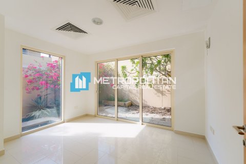 Vila u Al Raha Gardens, Abu Dhabi, UAE 3 spavaćih soba, 324.4 m2 Br. 651971 - fotografija 2