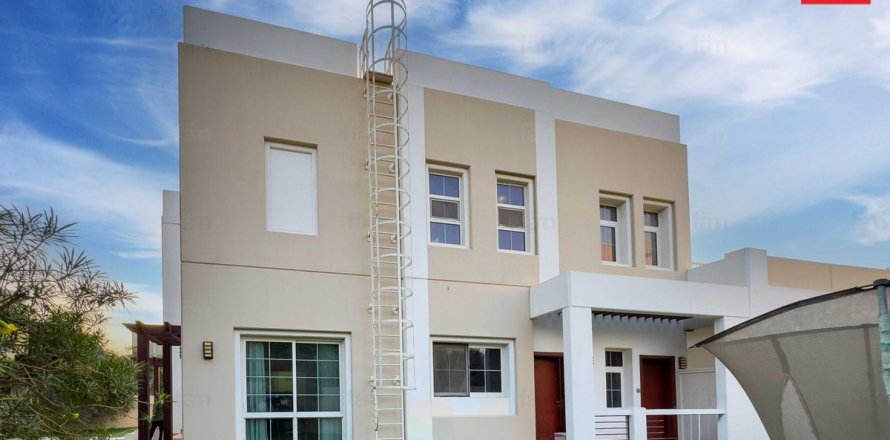 Vilë në Dubai, Emiratet e Bashkuara Arabe 3 dhoma gjumi, 574.9 m2. № 660508