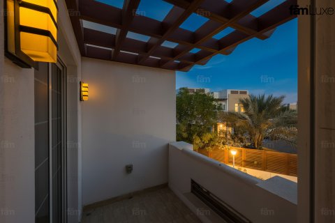Villa à louer à Dubai, EAU 3 chambres, 677.7 m2 № 660508 - photo 29