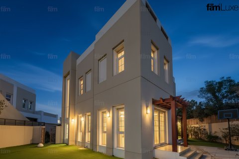 Villa à louer à Dubai, EAU 3 chambres, 677.7 m2 № 660508 - photo 10