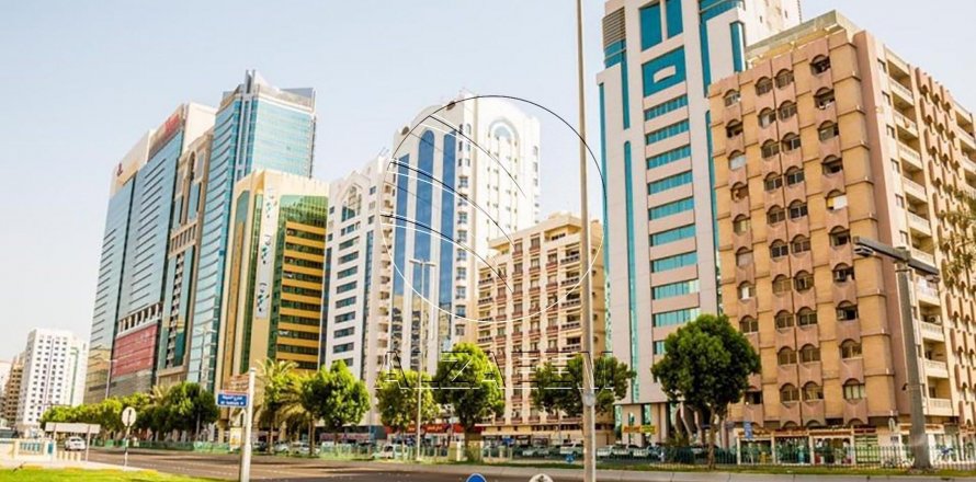 Building in Airport Road, Abu Dhabi, UAE 3159 sq.m. № 615414