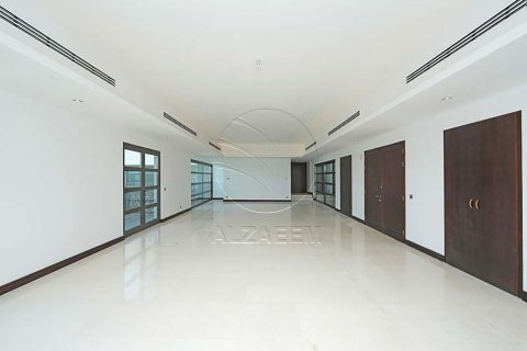 Villa in Al Gurm, Abu Dhabi, UAE 4 bedrooms, 1384 sq.m. № 615412 - photo 5