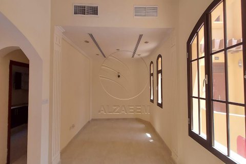 Villa in affitto a Eastern Road, Abu Dhabi, EAU 4 camere da letto, 232 mq. № 615411 - foto 4
