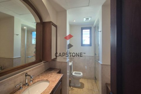 Vilë në Saadiyat Island, Abu Dhabi, Emiratet e Bashkuara Arabe 4 dhoma gjumi, 930 m2. № 604446 - Foto 18