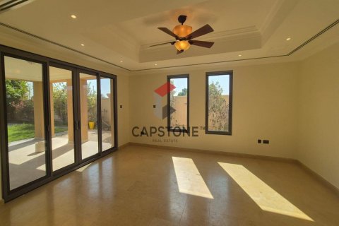 Vilë në Saadiyat Island, Abu Dhabi, Emiratet e Bashkuara Arabe 4 dhoma gjumi, 930 m2. № 604446 - Foto 10